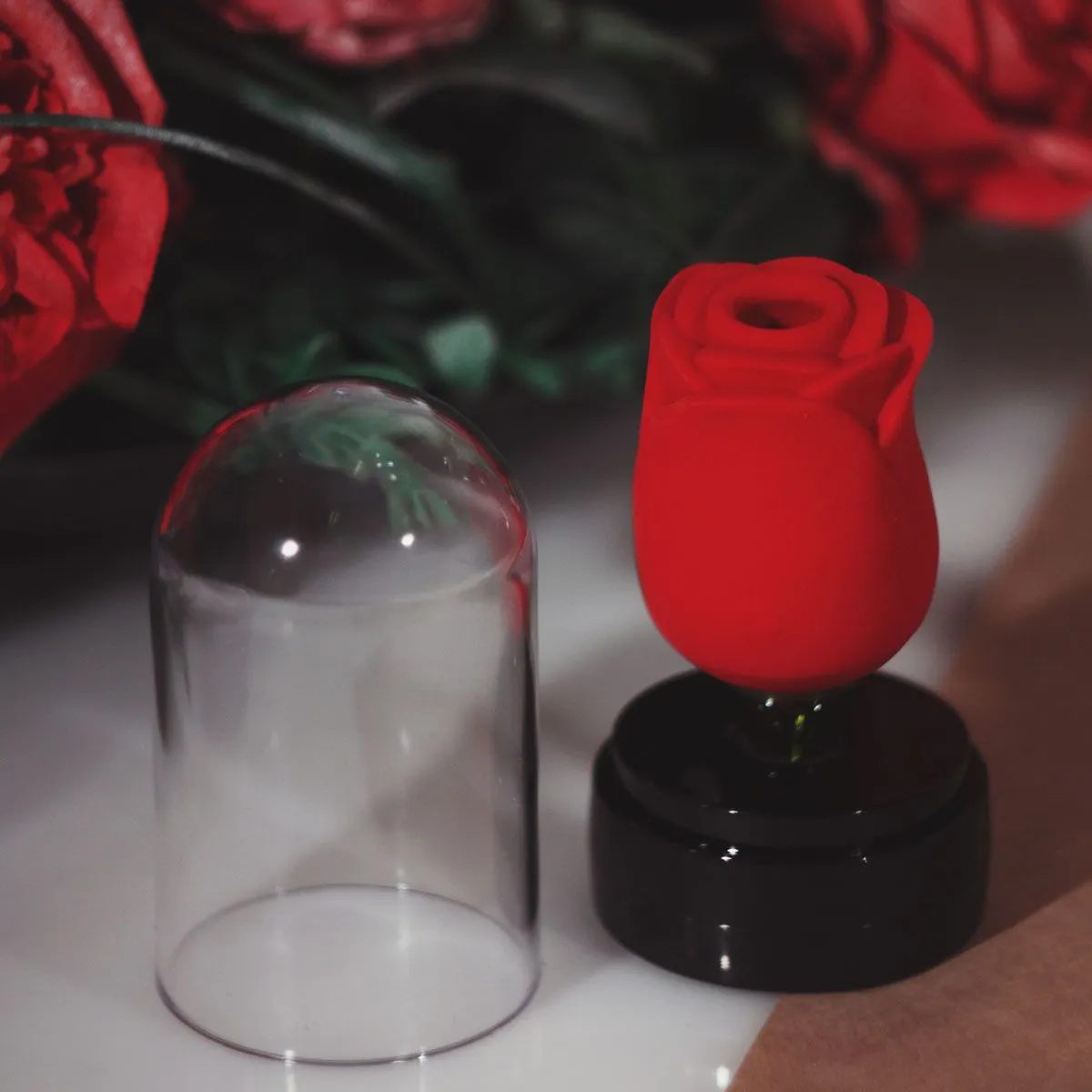 Вибромассажер Роза, красный