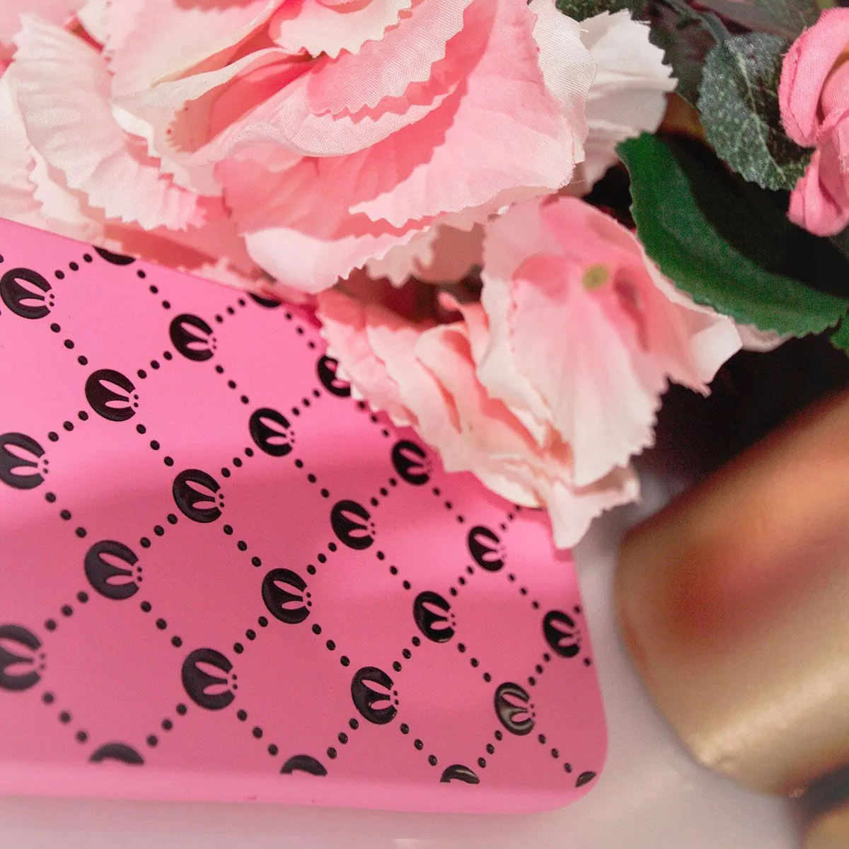 Чехол PinkRabbit на iPhone 11 ProMax с черным паттерном, розовый