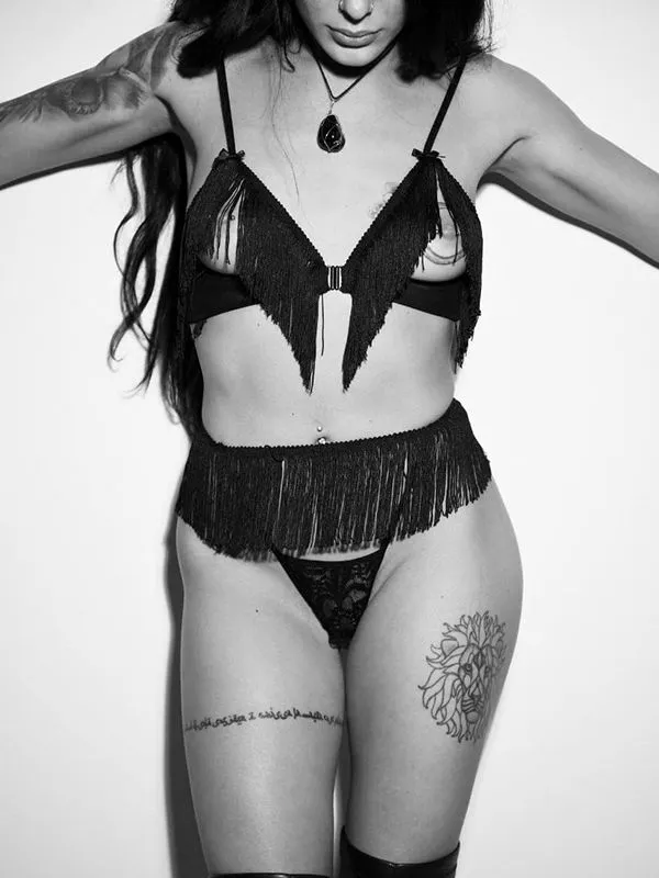 Эротическое стринги с бахромой mambo в Новом Уренгое