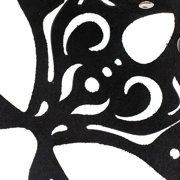 маска с вырезанными узорами с ушками зайки в Новом Уренгое