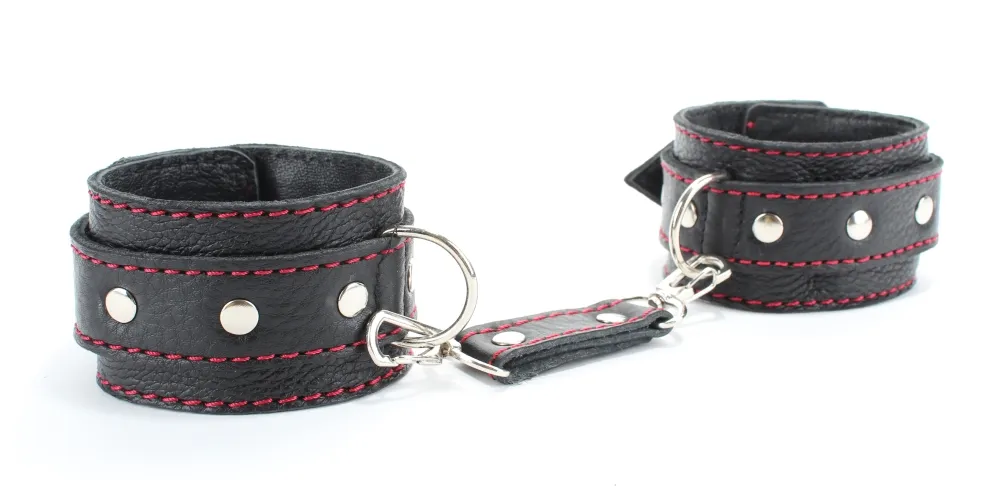 оковы на ноги с красной строчкой 56012ars в Новом Уренгое