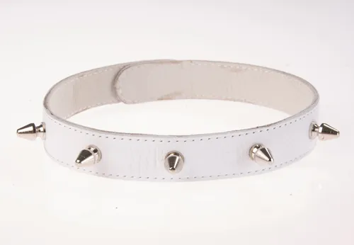ошейник кожаный белый шириной 20мм с шипами длиной 12мм на кнопках  3102-3 в Новом Уренгое