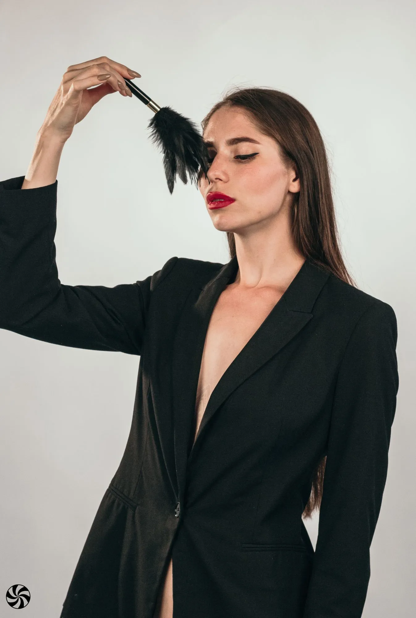 тиклер burlesque plume black 1082-02lola в Новом Уренгое