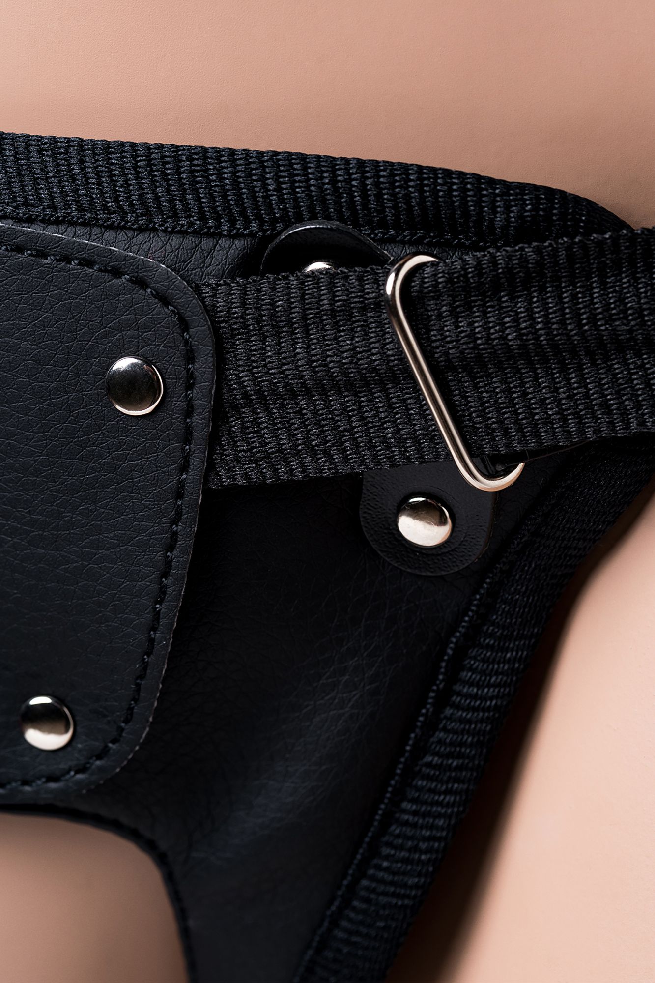 страпон на креплении lovetoy с поясом harness, реалистичный, neoskin, телесный, 20 см в Новом Уренгое