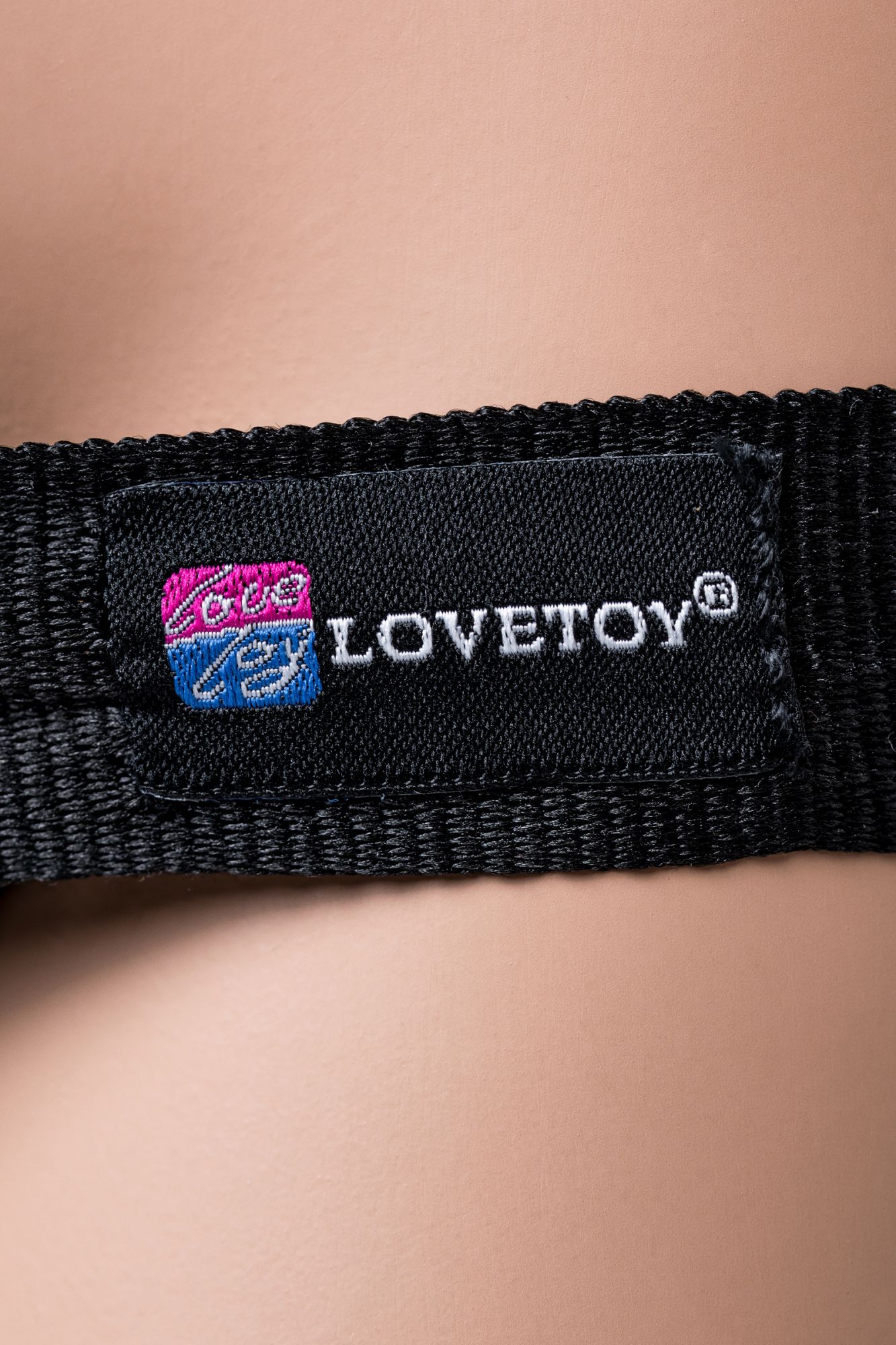 страпон на креплении lovetoy с поясом harness, реалистичный, neoskin, телесный, 20 см в Новом Уренгое