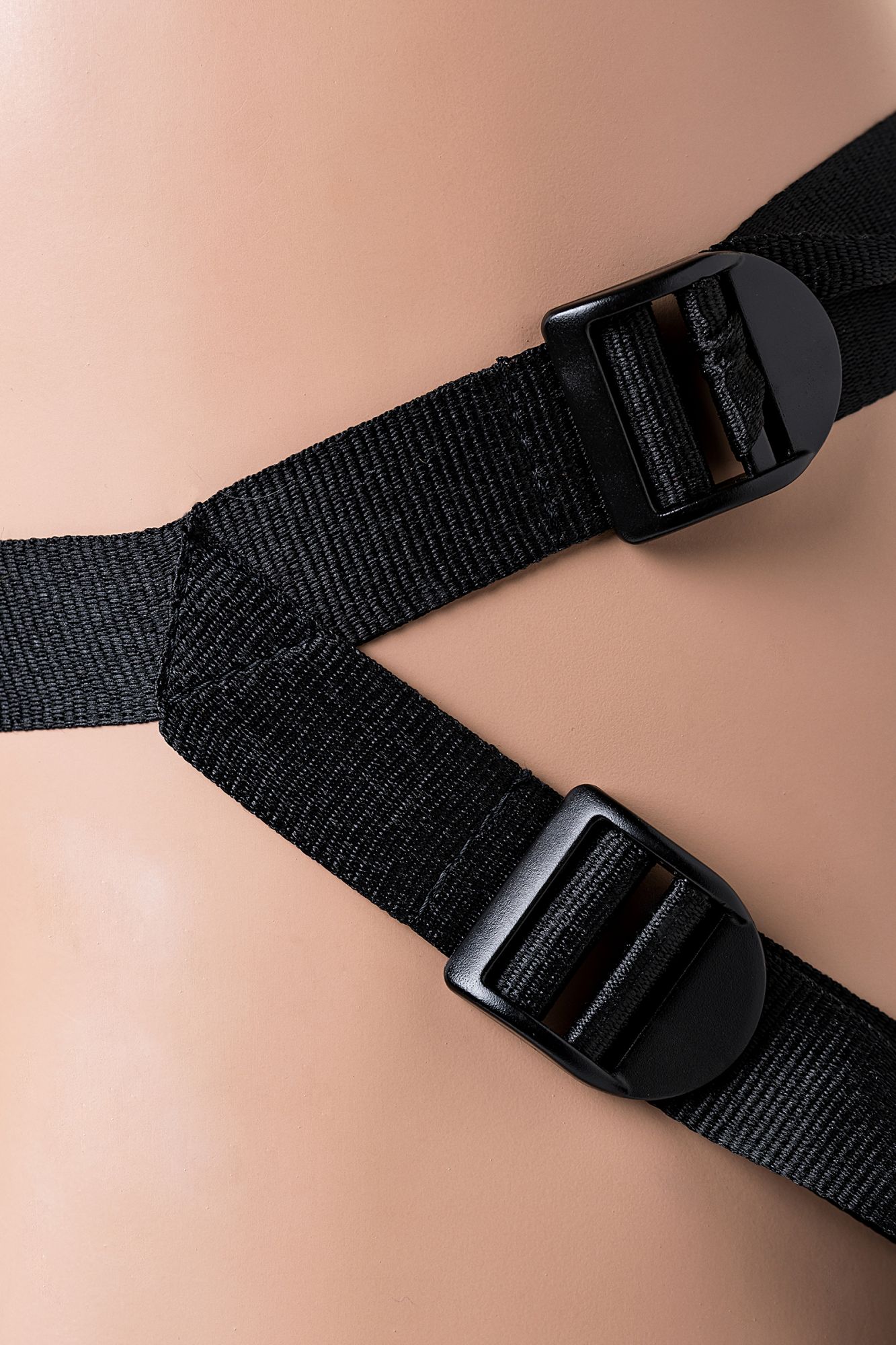 страпон на креплении lovetoy с поясом harness, реалистичный, neoskin, телесный, 17,5 см в Новом Уренгое