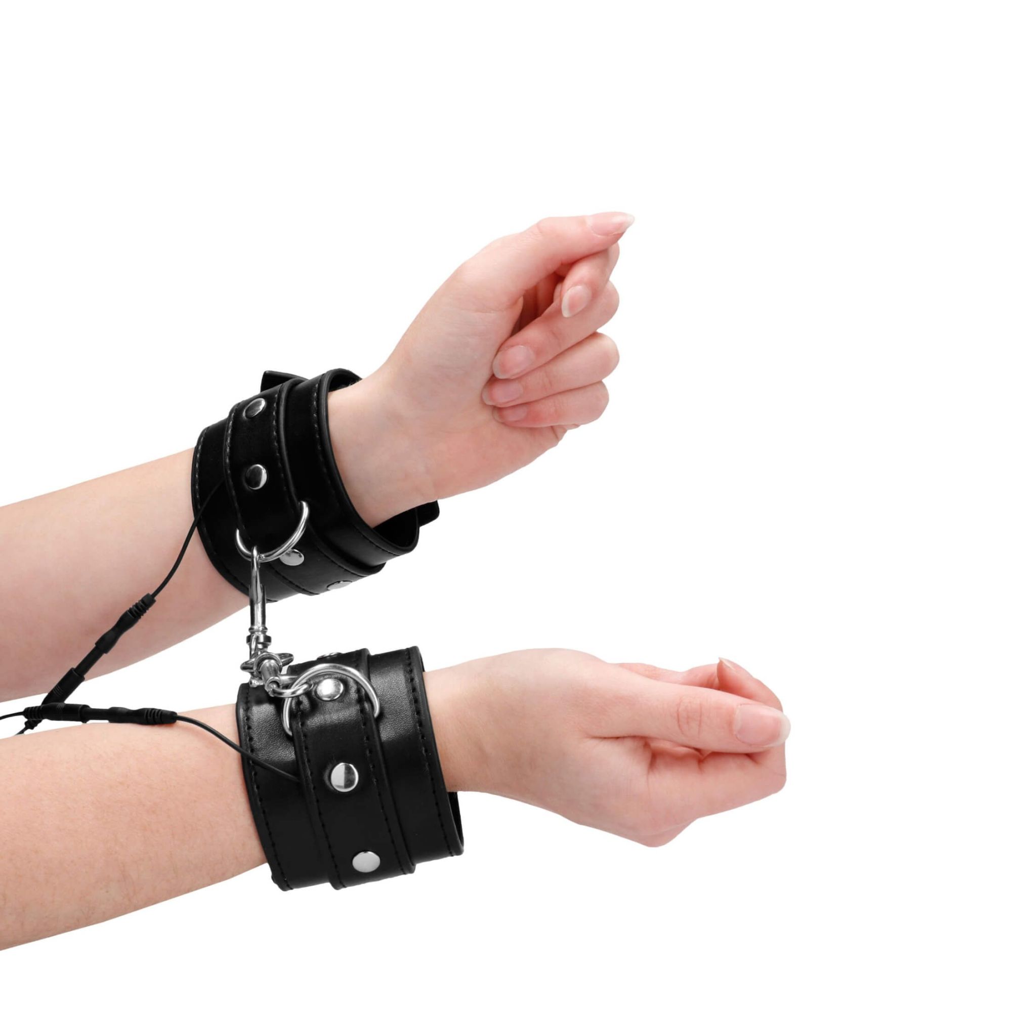 наручники декоративные с электростимуляцией shots media electroshock electro handcuffs, черные в Новом Уренгое