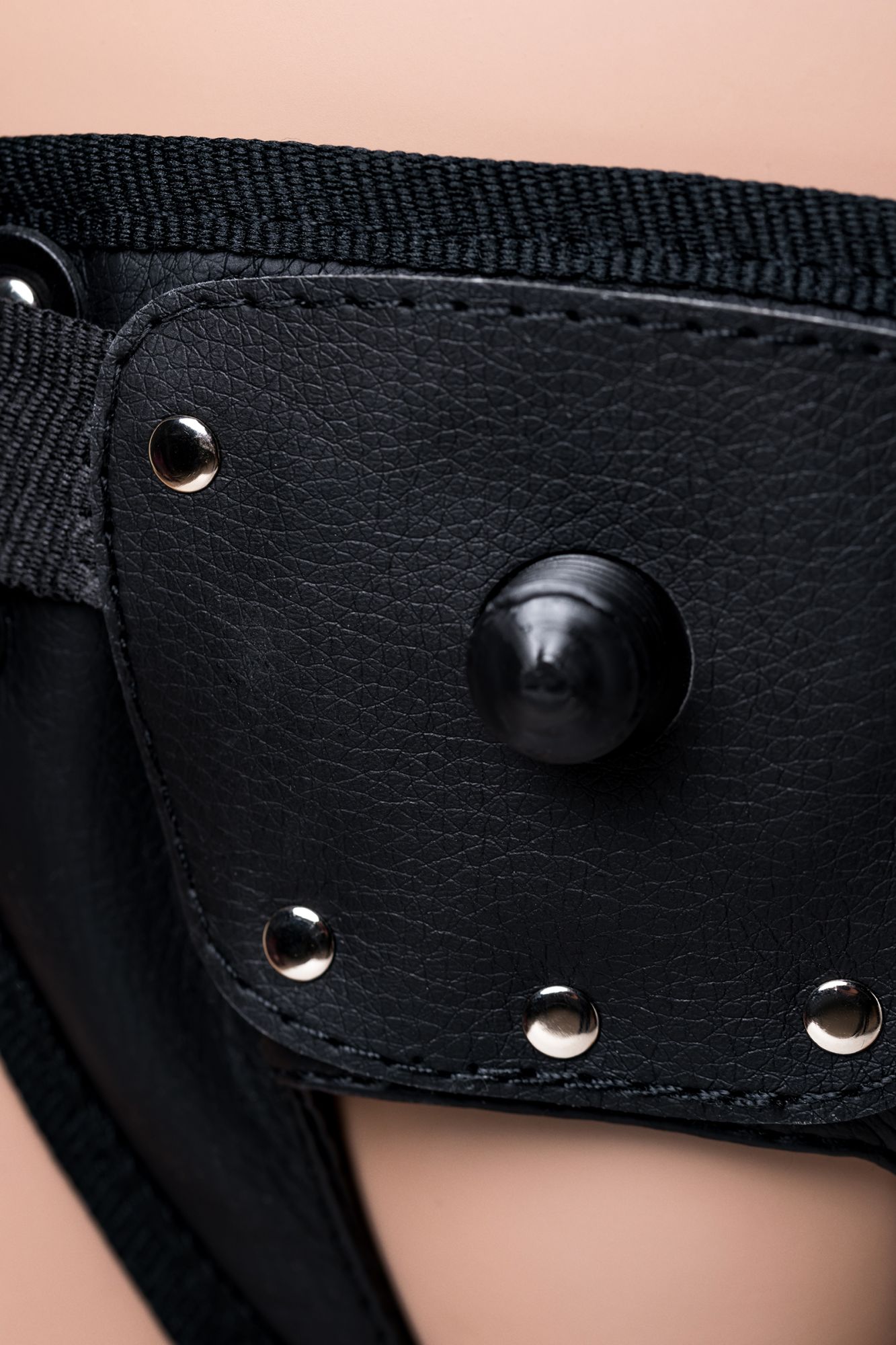 страпон на креплении lovetoy с поясом harness, реалистичный, neoskin, телесный, 17,5 см в Новом Уренгое